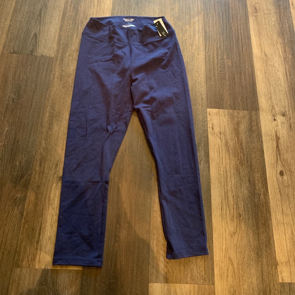 Simply Vera by Vera Wang leggings/workout pants. NWT
